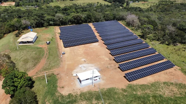 Usina solar em propriedade rural